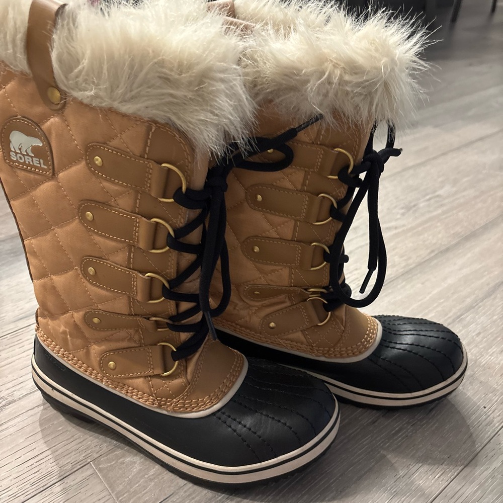 Sorel Brown and Black Quilted Boots with Fur Trim